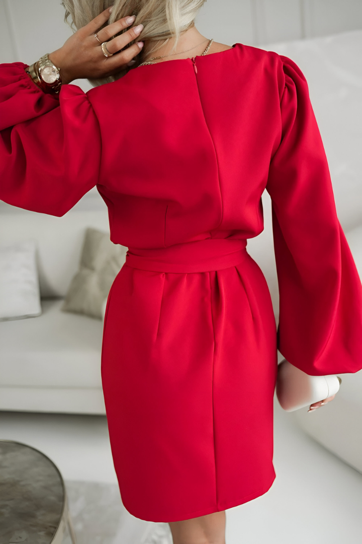 Jacomina | Elegante Satijnen Jurk met Ceintuur