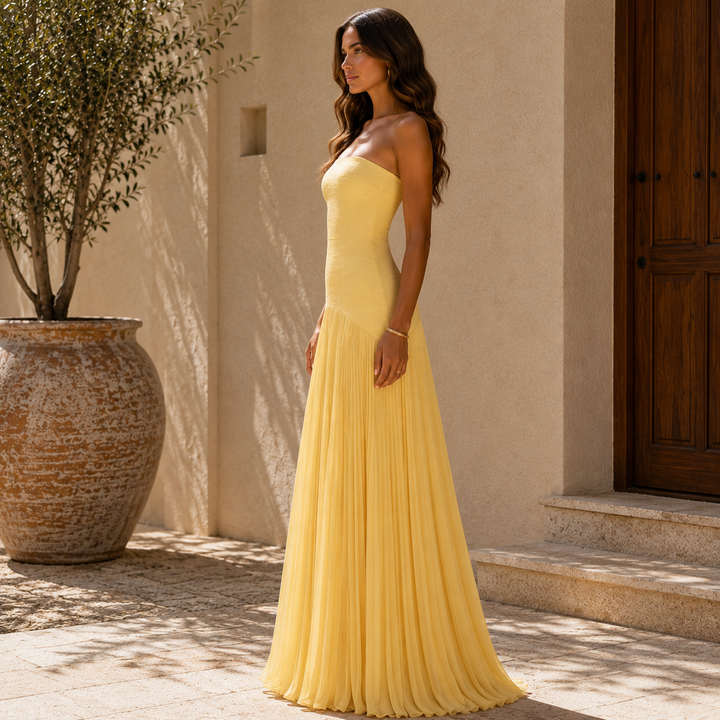 Robe à épaules dénudées