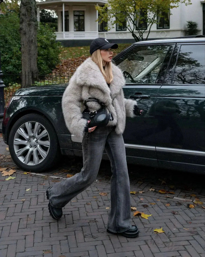 Amelia | Zachte faux-fur jas met een lichte, luxe uitstraling