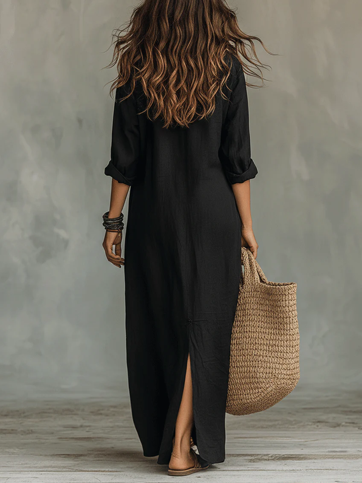 Soline | Longue robe ample noire à boutons