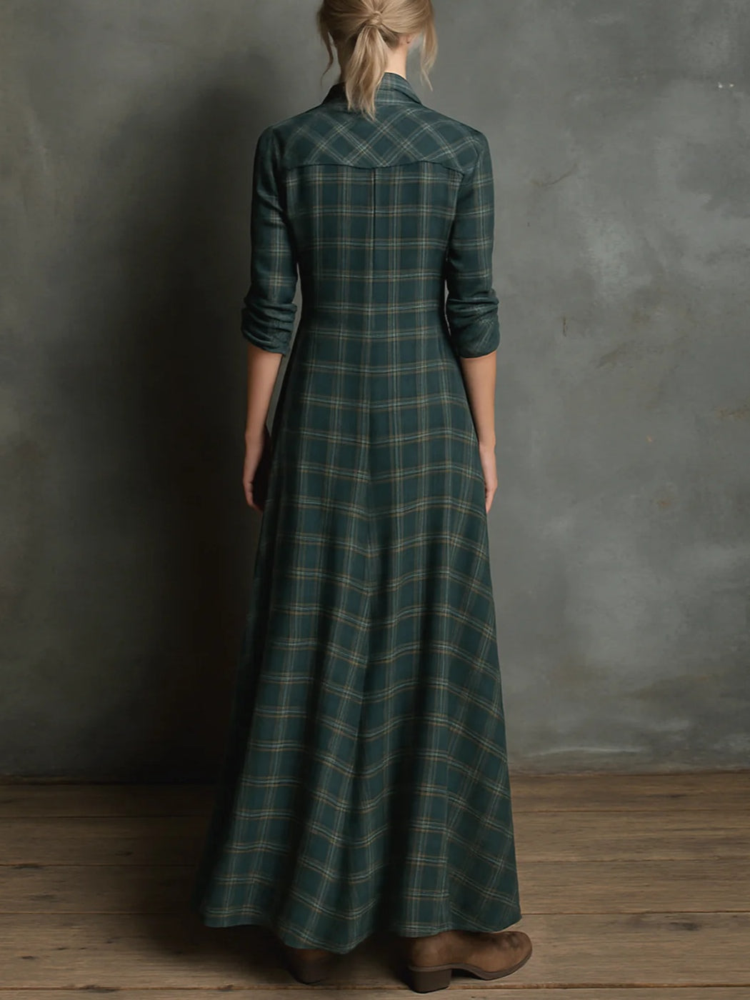 Colette | Robe longue à revers à carreaux verts