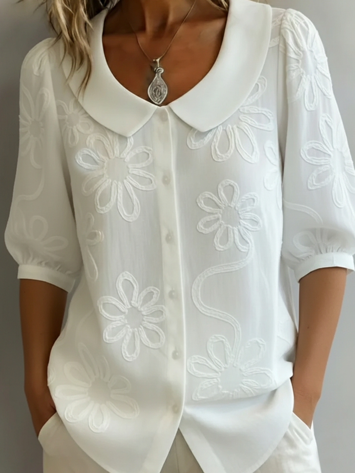 Aurélie — Lichte gebloemde blouse met natuurlijke elegantie